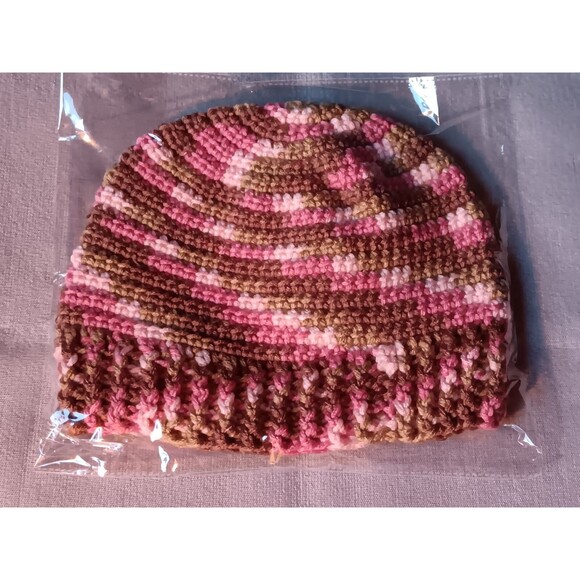 Hat New Leia Allen Hand Made crocheted warm winter Beanie Skull Cap womans - Picture 2 of 4